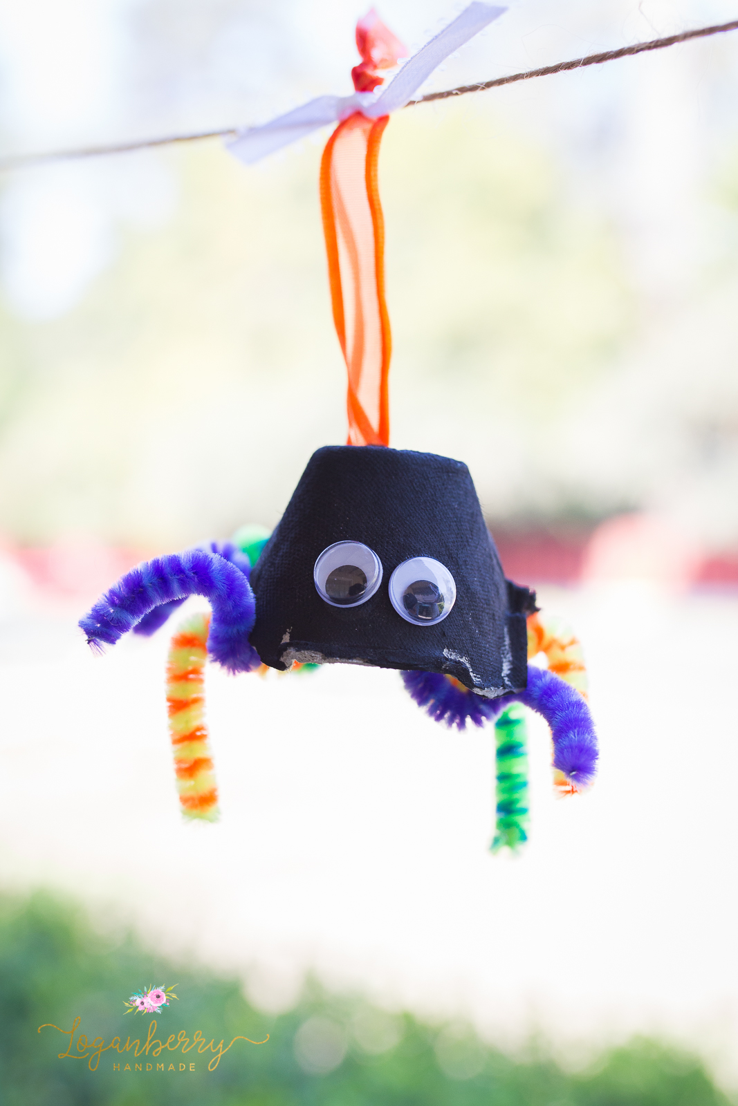 halloween crafts spiders egg carton ghosts cartons ghost around spider pipe cleaners decorated diy eyes cup cleaner using paint adorable