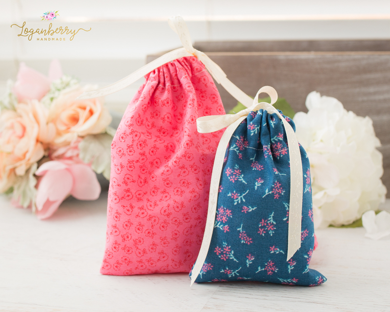 5-Minute Fabric Gift Bag + Tutorial + Free Pattern, diy gift bags, sewing drawstring bag, fabric bags, small pouch, coin pouch, bag and ribbon, sewing gifts, quick sewing projects, sewing for beginners, fat quarter bags
