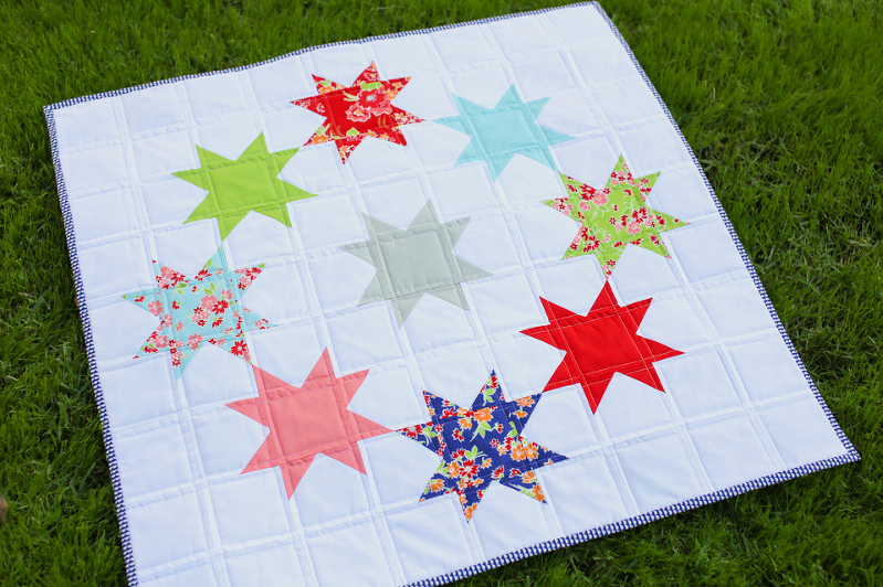 Circle of Stars Quilt, mini quilt, wall quilt, miss kate quilt, moda fabrics quilt, quilting stars, wreath quilt, baby quilt, modern quilt