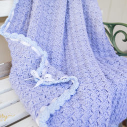 crochet baby blanket with free pattern, crochet blanket with scallop edge, free crochet pattern, gray and blue crochet baby blanket