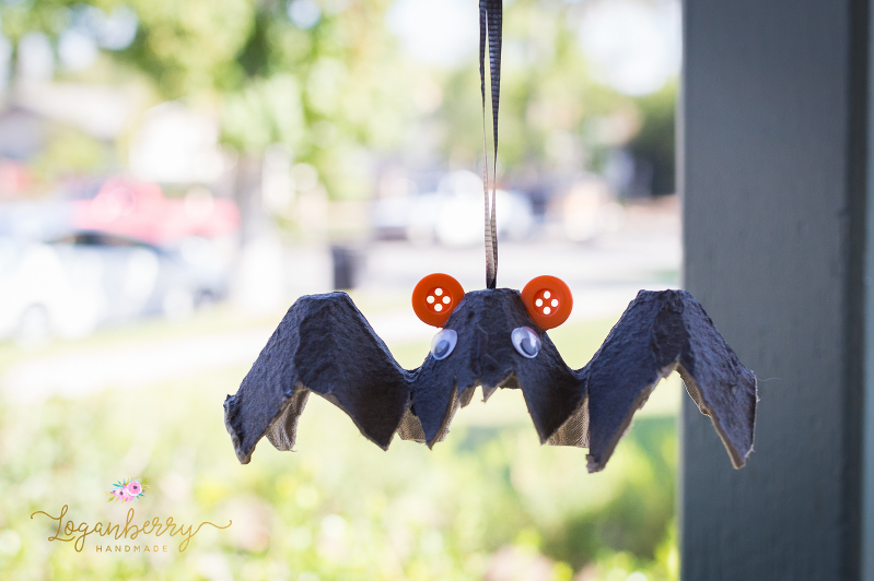 halloween egg carton crafts, halloween crafts for kids, black bat, vampire, kids crafts, diy halloween decoration