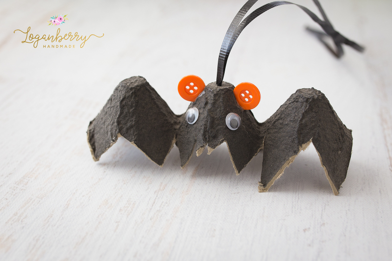 halloween egg carton crafts, halloween crafts for kids, black bat, vampire, kids crafts, diy halloween decoration