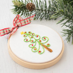 embroidered christmas tree hoop art, hoop art ornament, holiday embroidery, christmas tree embroidery, mini hoop art, handmade christmas ornament