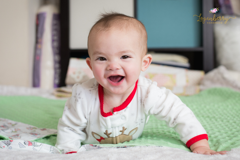 minky baby blanket sewing tutorial, free sewing pattern, minky blanket, faux fur baby blanket, diy baby blanket, how to sew a baby blanket, easy baby blanket, fox fabric, girl and balloon fabric, girl and fox fabric, baby photo shoot, baby photography