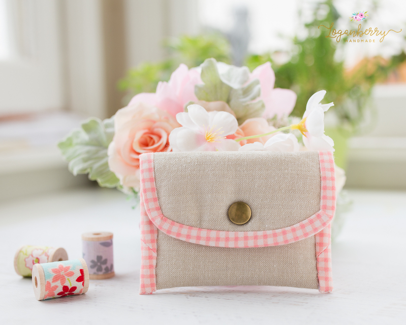 Mini Card Wallet + Sewing Tutorial + Free Pattern, linen wallet, small wallet, easy sewing projects, gingham binding, how to sew a wallet, small hand bag, pouch, coin purse, coin bag