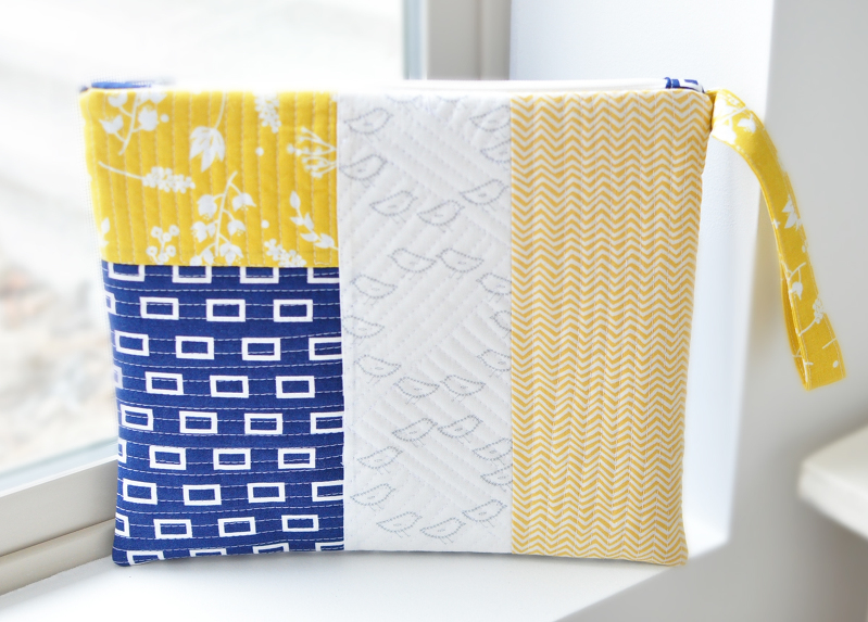 Large Zipper Bag Tutorial + Free Sewing Pattern, DIY, patchwork zipper bag, make-up bag, travel bag, easy sewing projects
