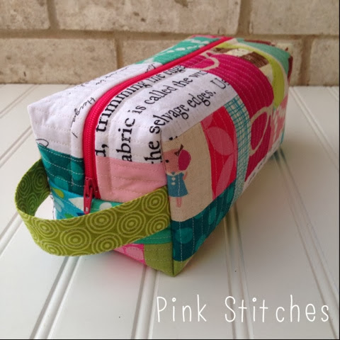 Boxed Zipper Bag Tutorial + Free Sewing Pattern, DIY, patchwork zipper bag, make-up bag, travel bag, easy sewing projects