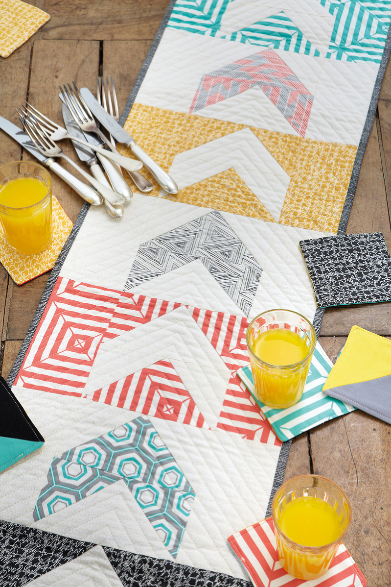 Modern Table Runner Tutorial + Free Sewing Pattern, Sewing for your kitchen, sewing handmade gifts, easy sewing gifts, weekend sewing projects, housewarming gifts