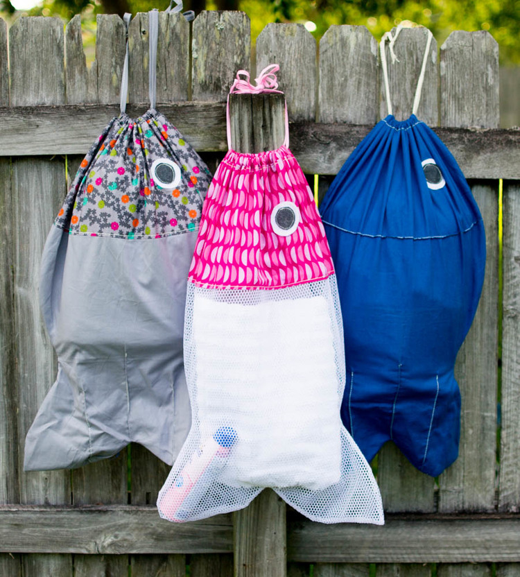 12 Sewing Projects for Summer Fun! + Free patterns + Tutorial, fish hand bag, laundry bag, animal bags for kids, fish backpack