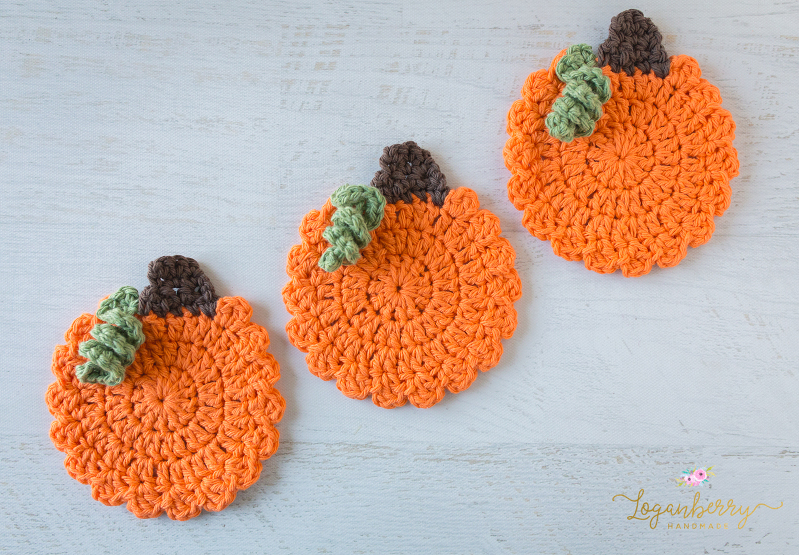 Crochet Pumpkin Coaster + Pattern, Tutorial, Crochet White Pumpkin, Thanksgiving Crochet, Halloween Crochet, Crochet Decorations for Thanksgiving & Halloween, Thanksgiving decor, Crochet Dinner Table