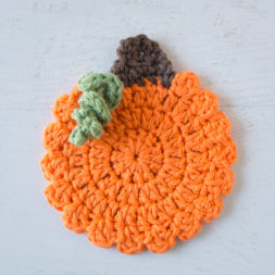 Crochet Pumpkin Coaster + Pattern, Tutorial, Crochet White Pumpkin, Thanksgiving Crochet, Halloween Crochet, Crochet Decorations for Thanksgiving & Halloween, Thanksgiving decor, Crochet Dinner Table